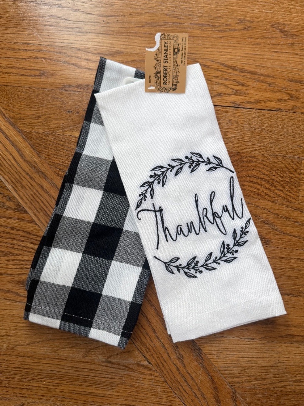 NWT Robert Stanley Kitchen | Thankful Black And White Hand Towels